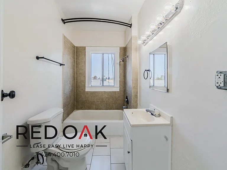 1026 W 22nd St #14 — Photo 7
