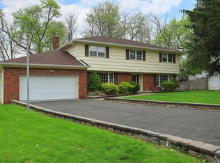 56 Mohican Dr, Westfield, NJ 07090