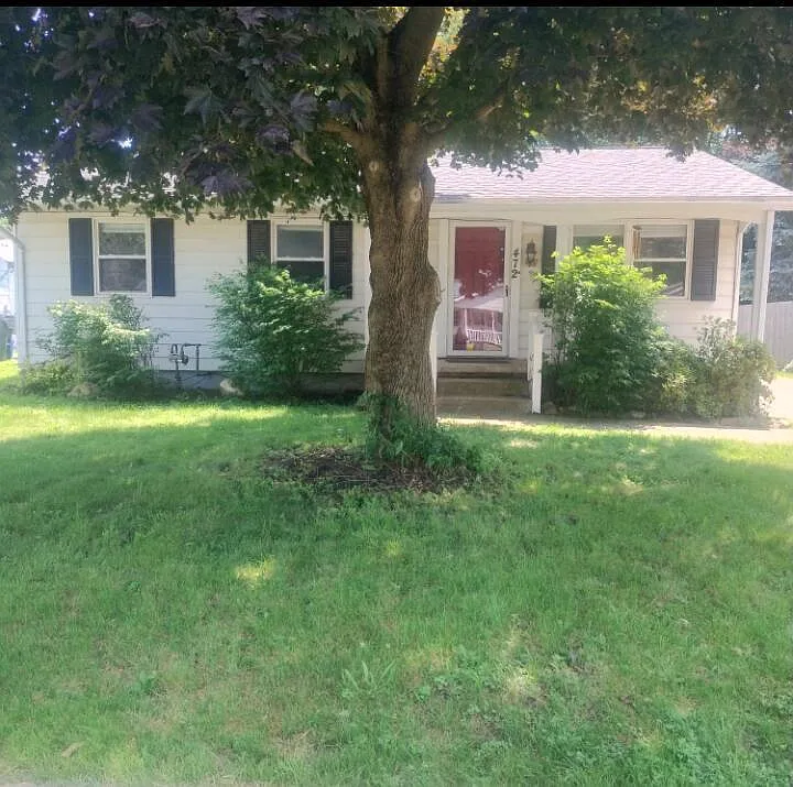 472 Clinton St photo 1