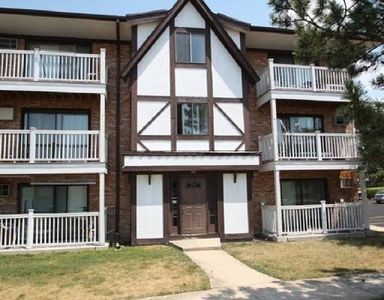 297 N Gregory St #4, Aurora, IL, 60504