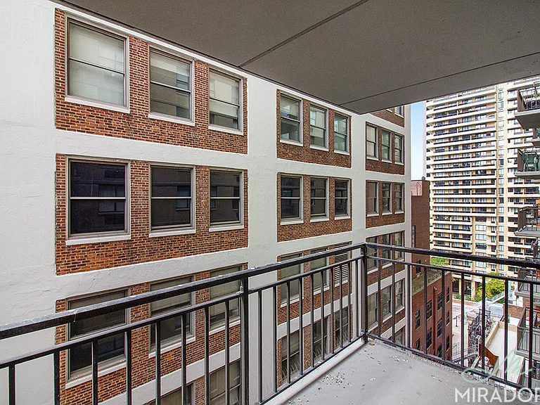 330 E 39th St #12M — Photo 4