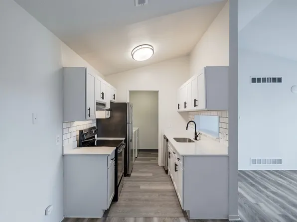 The Edge at Oakland, 2770 Pine Knoll Dr #3e4bc8560, Auburn Hills, MI 48326