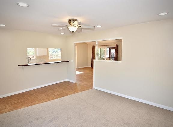 3rd image of 131 Lynmar Ln #1-02
