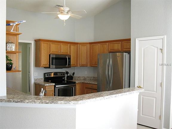 2nd image of 482 Terranova St
