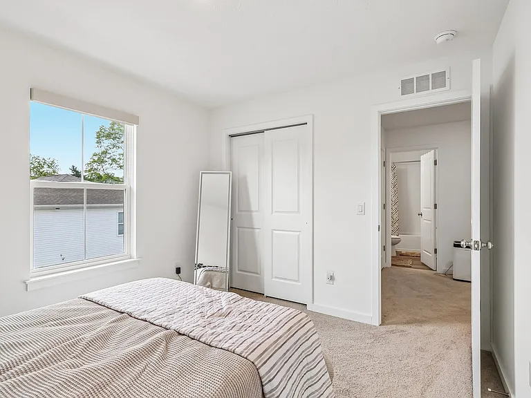 572 Auld Farm Cir — Photo 14