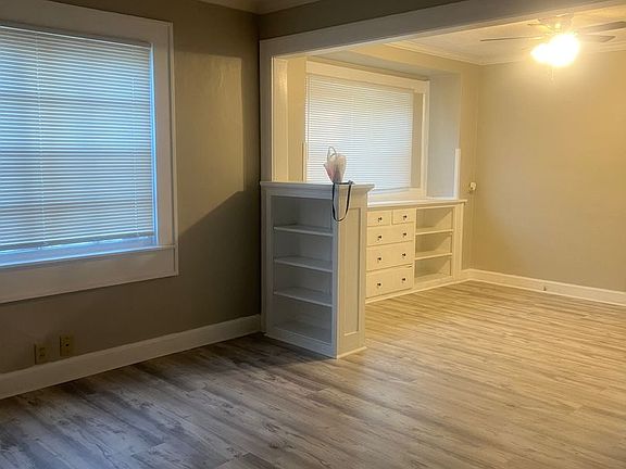3rd image of 634 N Linwood Ave