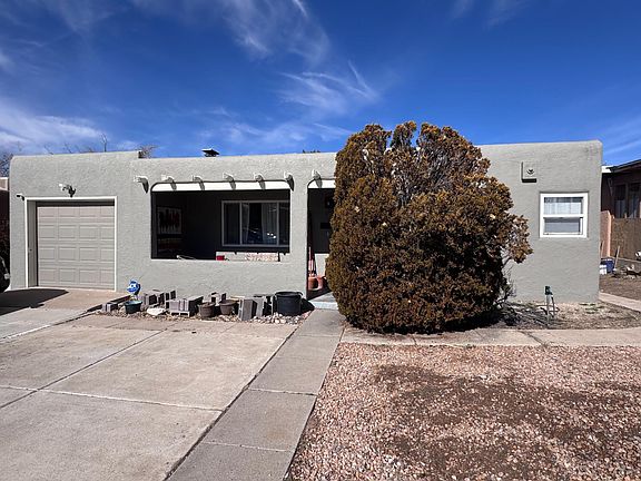 3rd image of 2715 Kathryn Ave SE