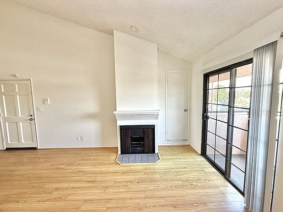 4th image of 1402 W Victory Blvd APT H