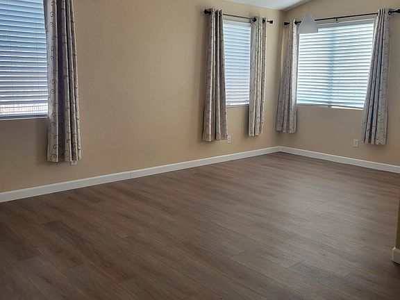 4th image of 651 Simmer Way