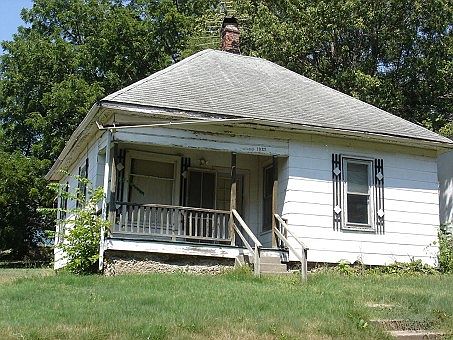 2nd image of 1027 Ash St