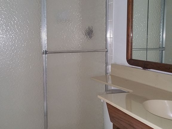 5th image of 301 Bonaventure Blvd APT 15