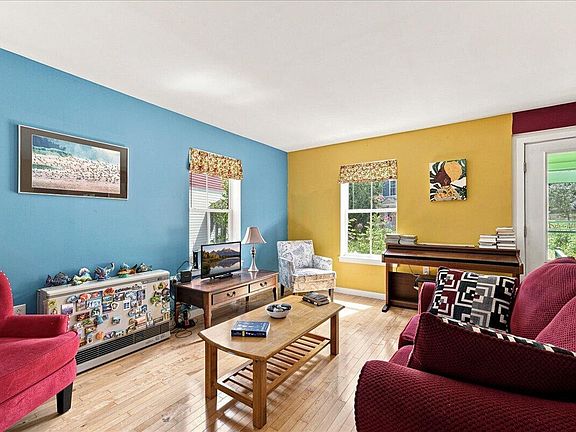 2nd image of 12 Pooler Farm Way