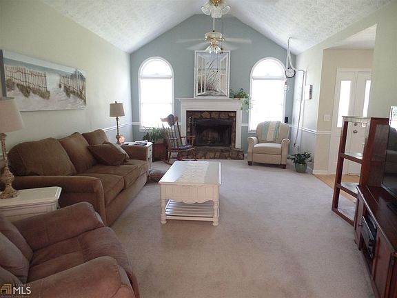 4th image of 525 Country Side Dr