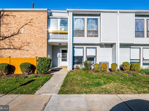 2 D Lake Dr, Hightstown, NJ 08520