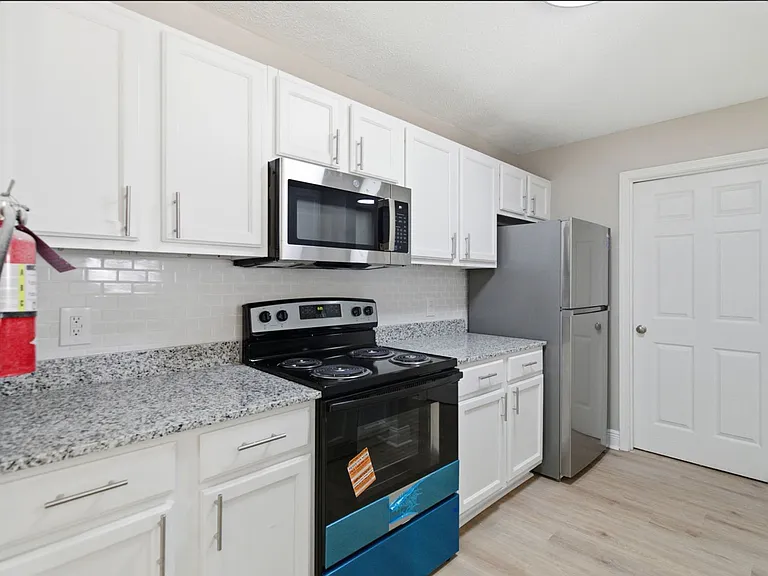Cottonwood Estates — Photo 37