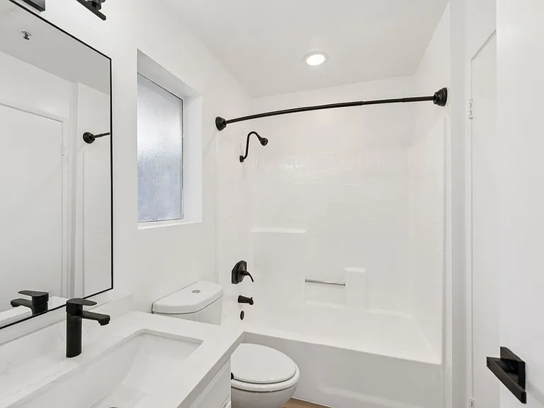 310 Virgil — Photo 87