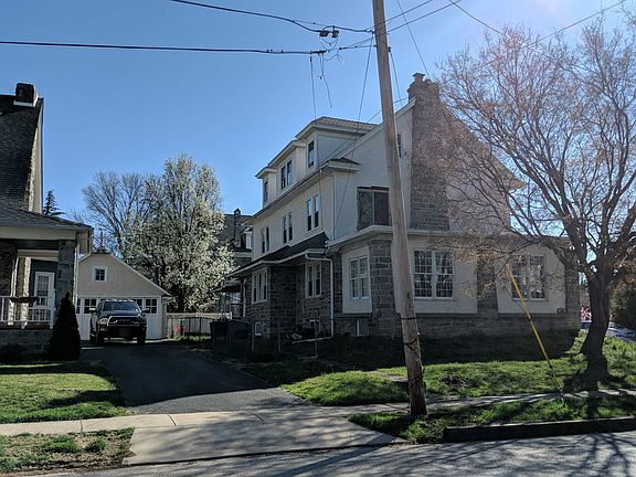 3rd image of 437 Turner Ave