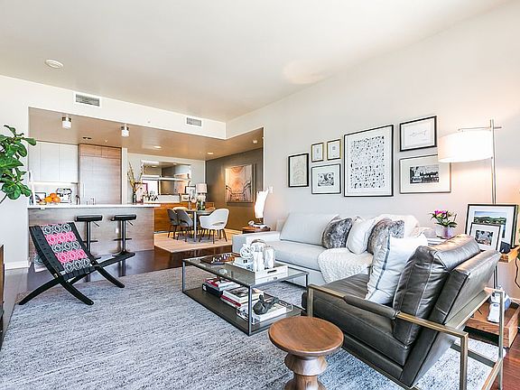 4th image of 38 N Almaden Blvd Unit 1719