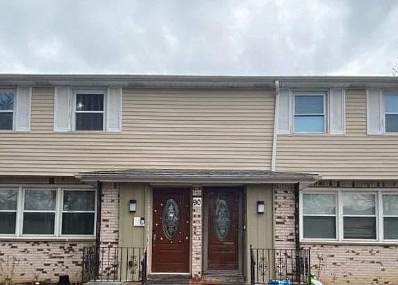 2nd image of 90 Grandview Dr #2