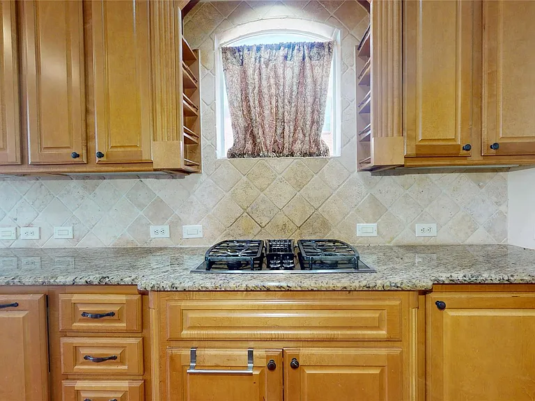 8538 Sunrise Meadow Ln — Photo 13