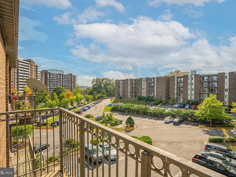 75 S Reynolds St #403 — Photo 29