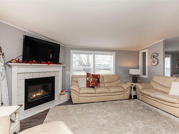 3rd image of 13405 NE 64th St