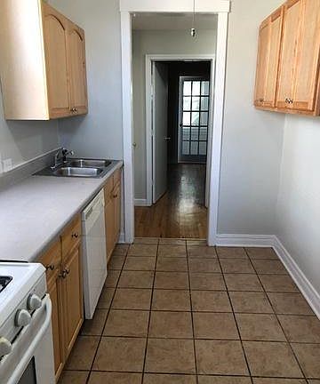 4th image of 6744 N Lakewood Ave