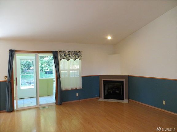 5th image of 7243 Valley Wood Pl NE