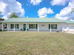9107 Sunshine Dr, Youngstown, FL 32466