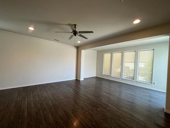 3rd image of 2717 Roseberry Ave