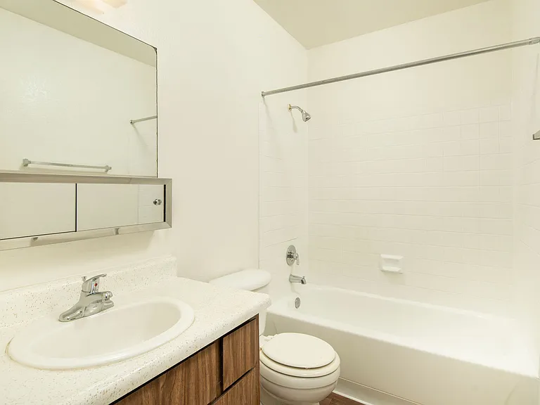 Columbus Terrace — Photo 16