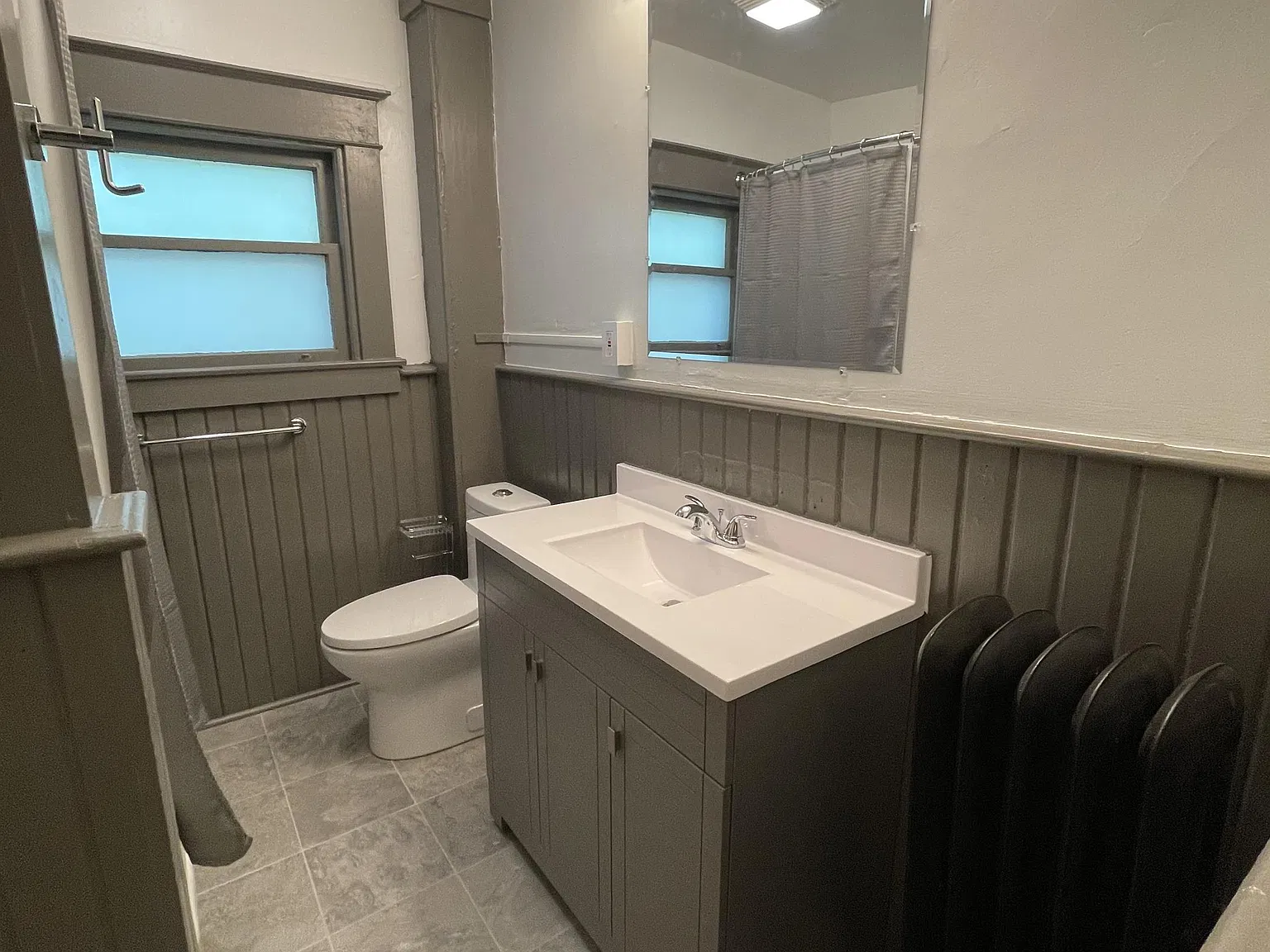 408 W Ionia St — Photo 2