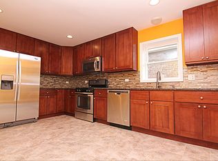 8658 S Phillips Ave, Chicago, IL