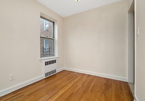 4th image of 10507 66th Ave #5A