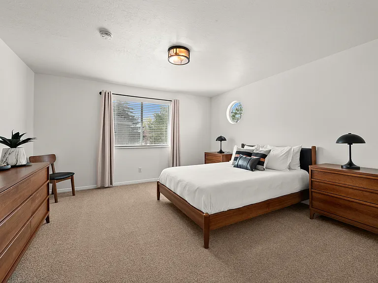 3548 E Wasatch Hills Ln — Photo 16