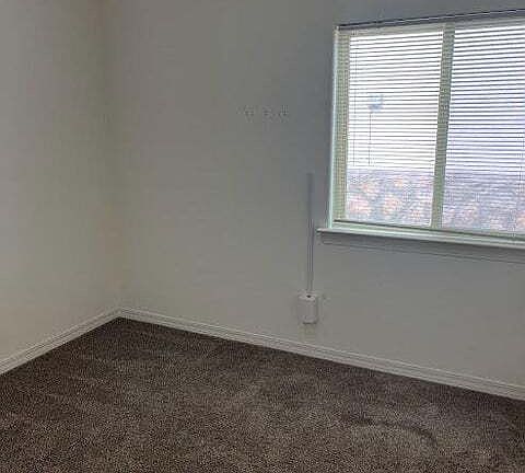 5th image of 904 Betton Pl
