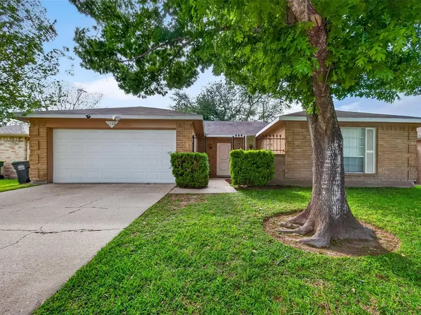 1122 Woodbridge Ave, Pearland, TX 77584