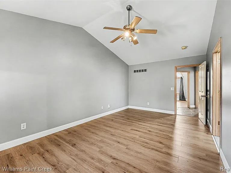 34335 Heartsworth Ln — Photo 11
