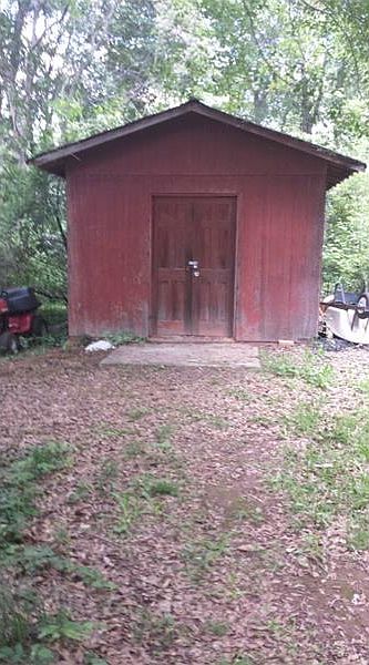 2nd image of 275 Fallin St