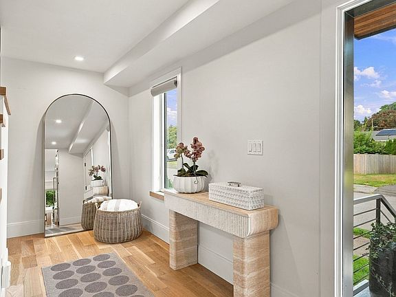3rd image of 8 Dennison Ave