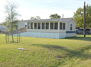 800 Lakeview Ln, Somerville, TX 77879
