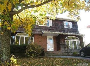 1624 Lake Ave, Merrick, NY 11566