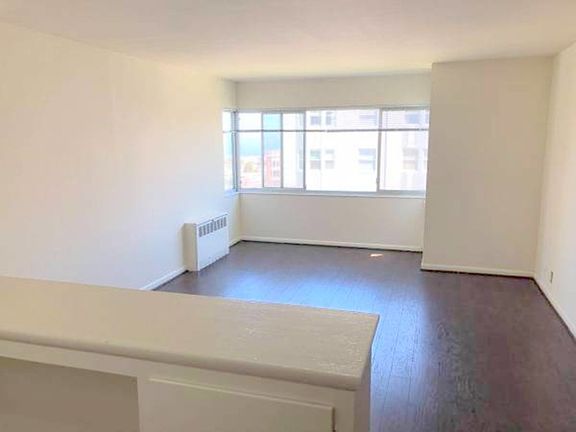 4th image of 1889 Broadway #302