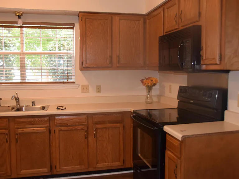 110 Harpers Hop Ct — Photo 5