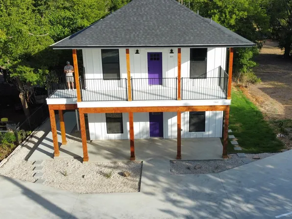 1360 W McNeill St, Stephenville, TX