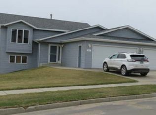 931 Lambton Ave, Bismarck, ND 58503