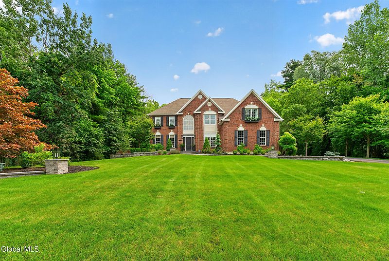 2nd image of 5 Caraway Court