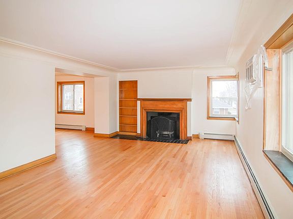 Living rm w/ fireplace