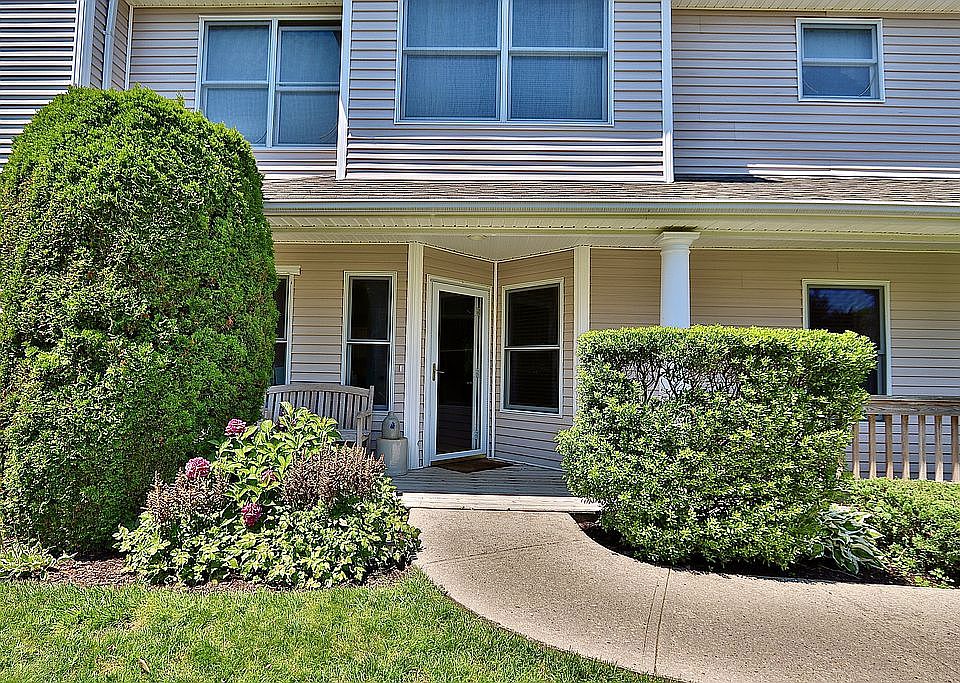 1st image of 1606 Willow Pond Dr
