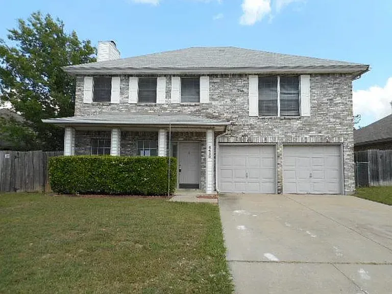 6420 Longmont Trl — Photo 1
